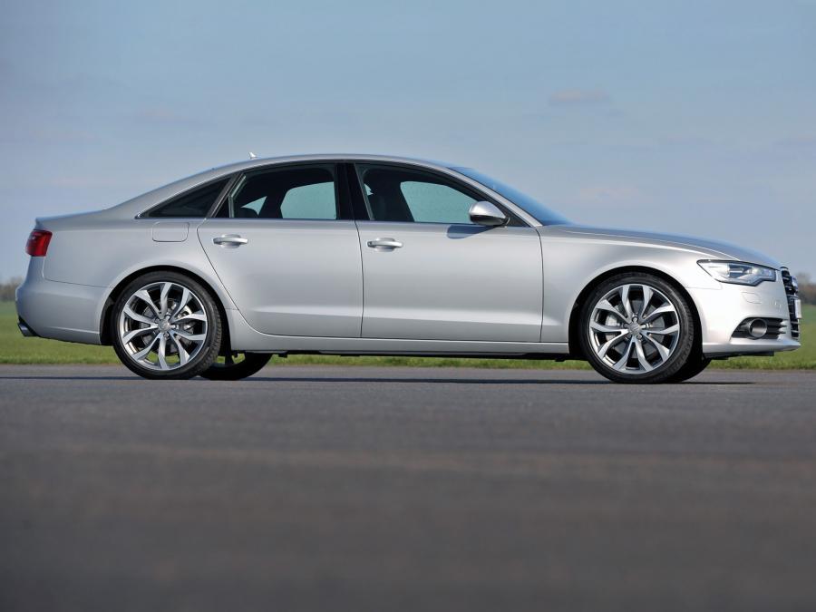  Audi A6 3.0T Quattro Sedan (4G, C7) 2011 года  (UK) (фото 5 из 11)